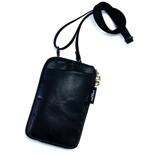 パークポシェット』(全6色)キップワックス/身軽に遊べるがコンセプト