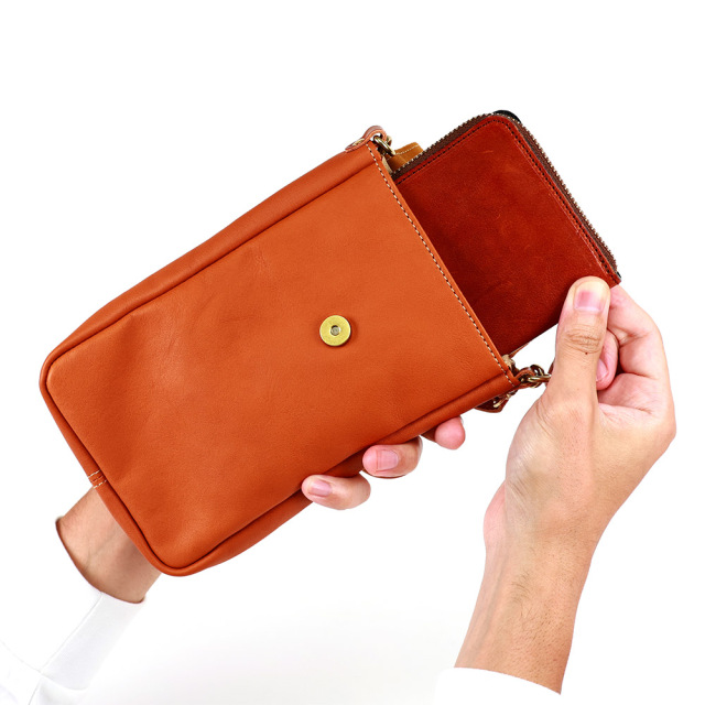 シックスマホショルダー』(全3色)軽量ソフトヌメ/身軽に外出できる軽量