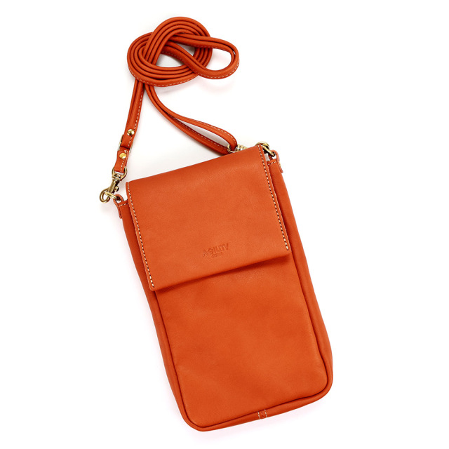 シックスマホショルダー』(全3色)軽量ソフトヌメ/身軽に外出できる軽量