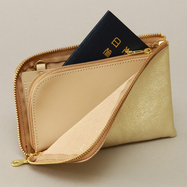 ボヤージュ』(全2色)ルーチェ/iPhone 15 Pro 対応 スマホやパスポート