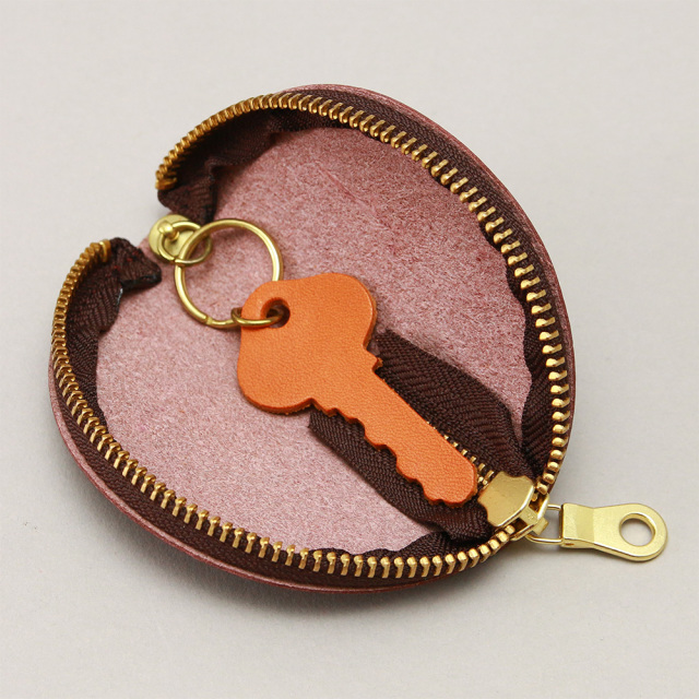 ドゥミ』(全7色)ロロマ/半月型フォルムのシンプルな キーケース付き