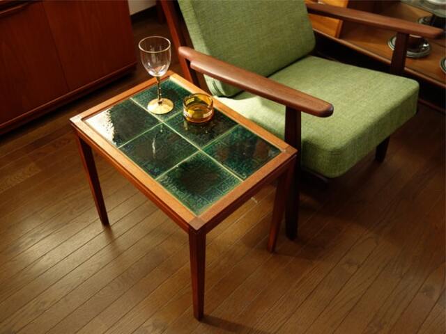 北欧のタイルトップテーブル｜アンバーデザイン