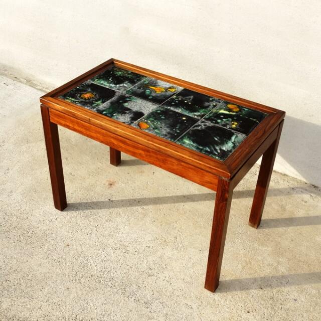 ヴィンテージのタイルテーブル｜アンバーデザイン