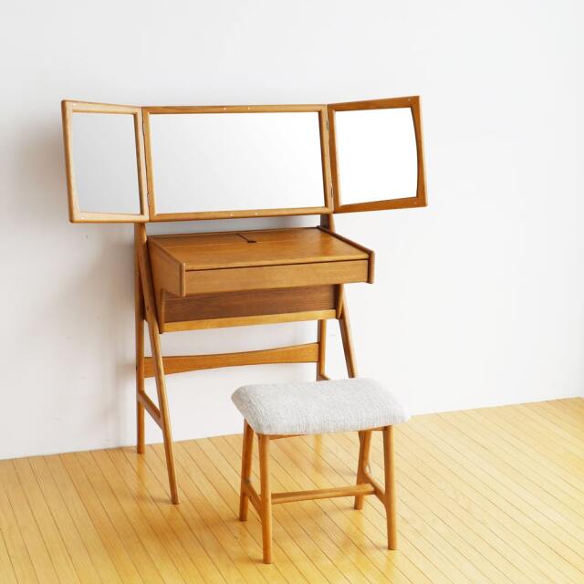 3面鏡ドレッサー(化粧台)椅子付き｜北欧家具通販アンバーデザイン