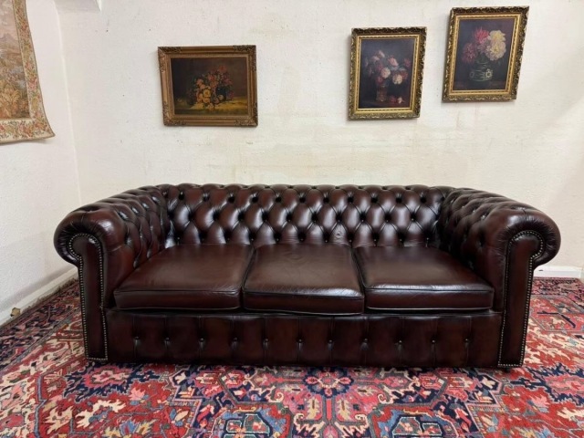 イギリス 1980年代 レザー チェスターフィールドソファ