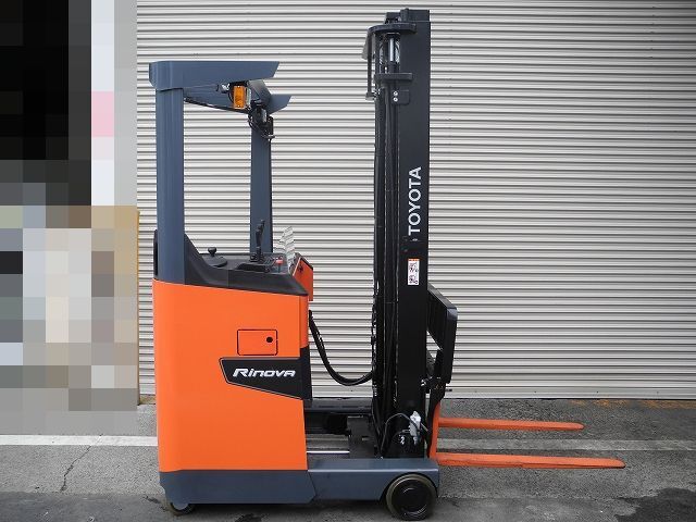 トヨタ バッテリー 1.0t リーチフォークリフト