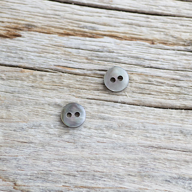 黒蝶貝ボタン 9mm|貝ボタンの卸通販《タカシマボタン》