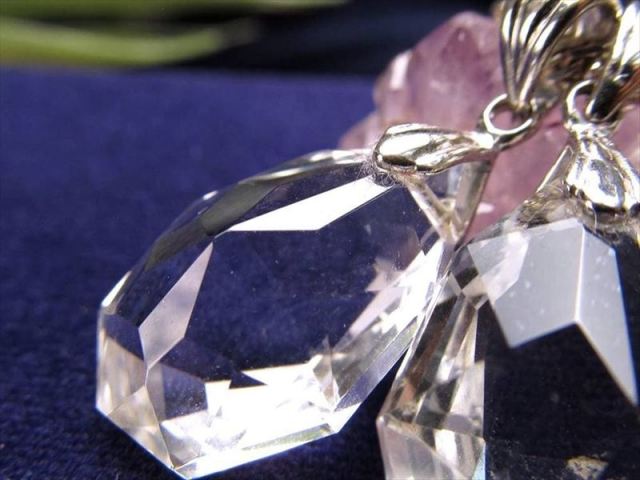 キラキラカット 水晶カット ペンダントトップ 石サイズ縦約20mm