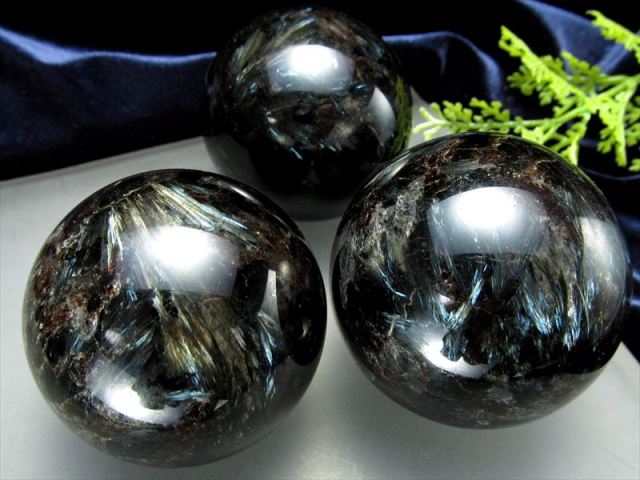 希少 ヌーマイト 丸玉 直径約46mm-48mm ブルー&ゴールドの輝き 太古の
