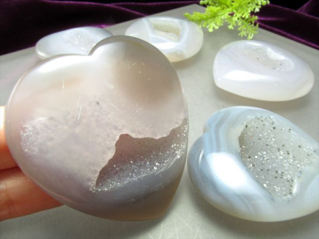 福運をもたらす笑顔の石 笑口メノウ ハート型 タンブル 横幅約50mm前後