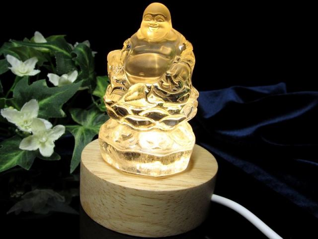 極上彫刻置物 ほんのりスモーキー 天然水晶 布袋尊 彫刻置物 LED発光の