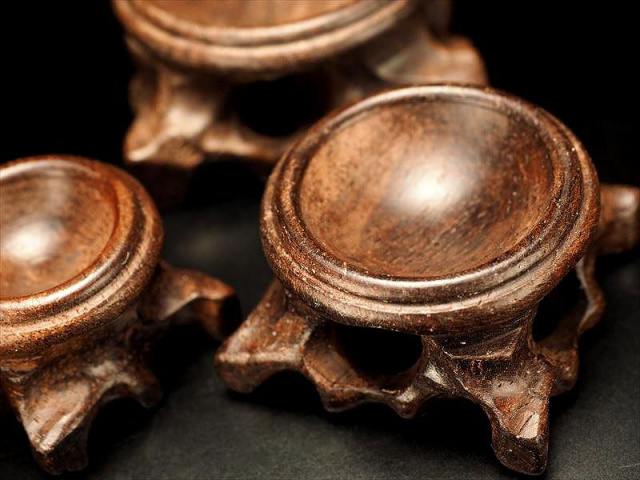 Lサイズ 丸玉用 木製台座 ブラウンカラー 円部分直径約50mm×高さ約22mm