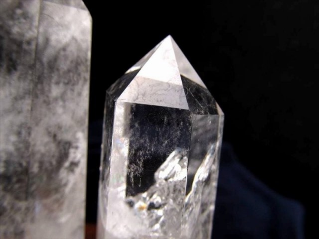 天然透明 水晶ポイント 六角柱 110グラム-120グラム 透明感抜群 手ごろ