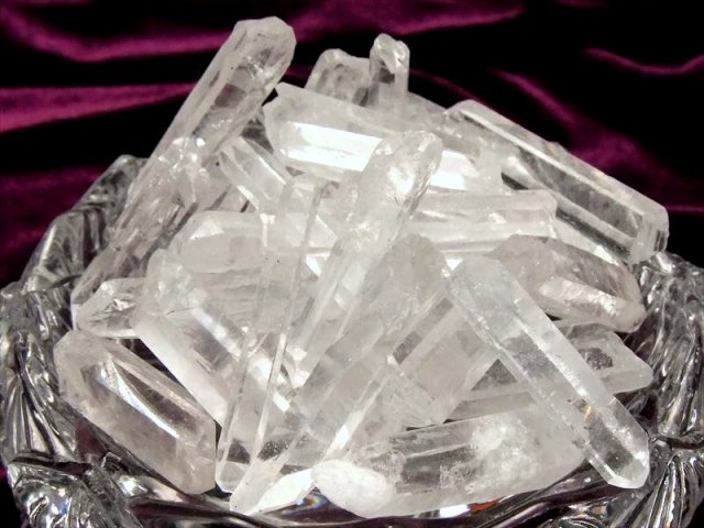 天然クリスタルポイント 詰め合わせ 200グラム入り 透明 激安 水晶結晶