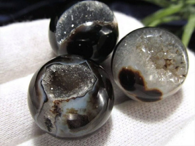 開運! 笑口アゲート(瑪瑙) 丸玉置物 1個売り 直径約18mm-22mm 瑪瑙