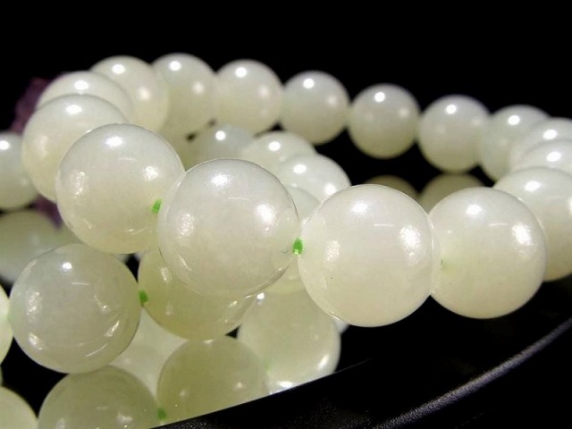 淡色グリーン 和田玉 青白玉 翡翠 ネフライト ブレスレット 約12mm×16