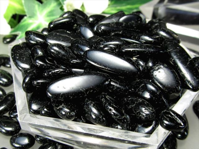 ブラックトルマリン 大粒 さざれ 100g 粒の大きさ 約8ミリ-18ミリ 浄化
