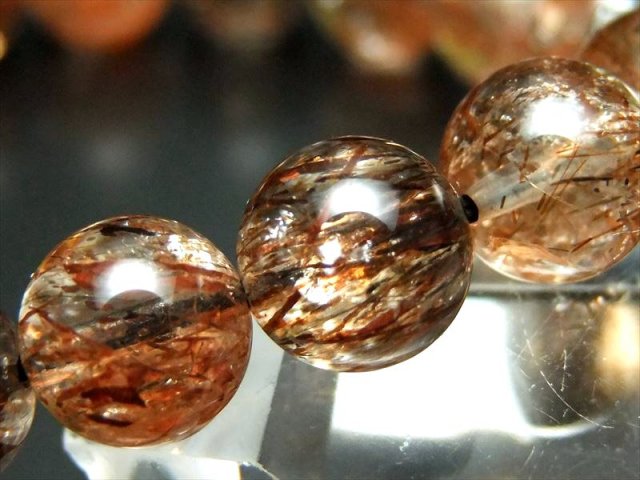 針状マイカの煌めき フォリエーテッド・マイカインクォーツ