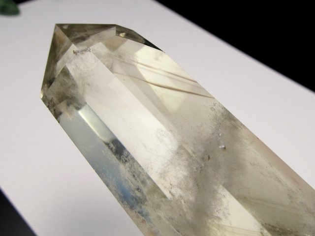 ラダー・虹・ファントム入り 5A シトリン ポイント 六角柱 専用木製台