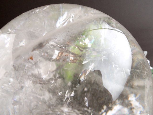 店頭展示中 全てを超える特大レインボー 巨大水晶丸玉 天然虹入り水晶