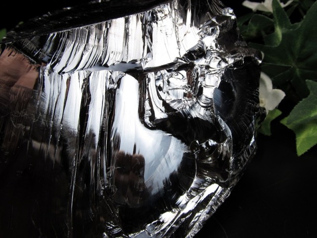 テラヘルツ鉱石 原石 最大幅133mm 重さ615g つやつや光沢 話題の 高