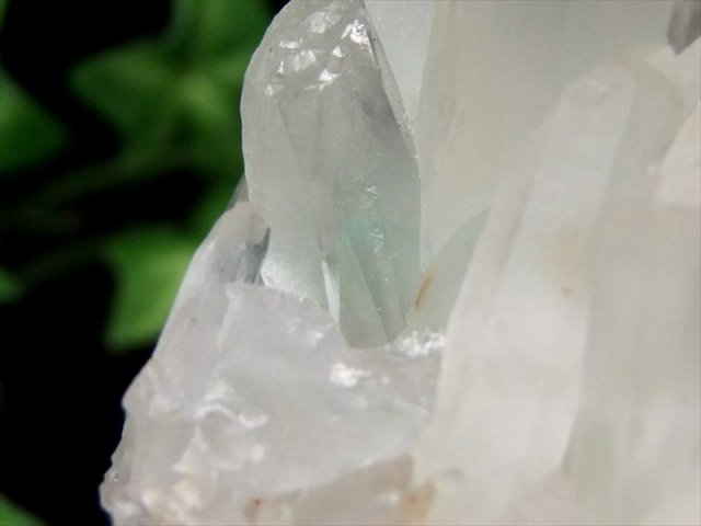 限定5個 激レア・緑の山並みを閉じ込めた水晶 エメラルドグリーン