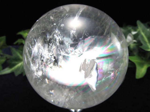最良の虹 5A級 天然水晶 虹入り 丸玉 台座付き 重さ460.5g φ69mm