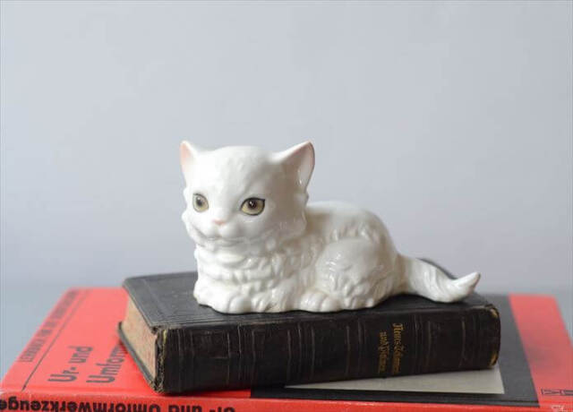 ドイツ製 Goebel 陶器の白猫 オブジェ ディスプレイ ゲーベル社