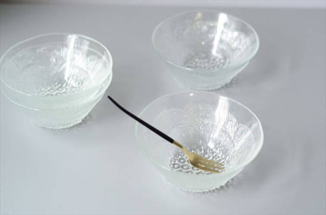 フィンランド製 Nuutajarvi ヌータヤルヴィ Pioni 12cm径 ガラスボウル