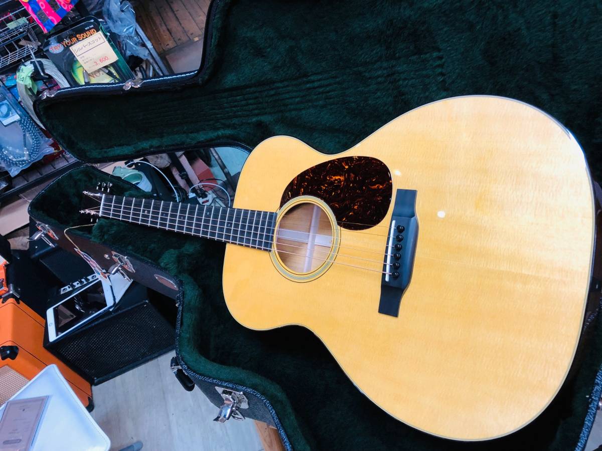 Martin 000-18 Standard Pickup Special 【 アンプに繋げる LIVE仕様