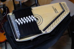 チューニング済み】 アンプに繋げる AutoHarp マイクつき コードハープ