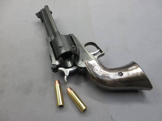 マルシン】スーパーブラックホーク 4.62in ブラックパールグリップ