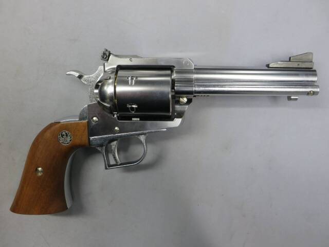 マルシン】スーパーブラックホーク 4.62in 木製グリップ仕様 シルバー