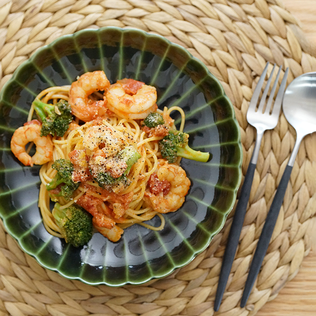 波佐見焼 瑞幸窯】しのぎ（織部）7寸皿