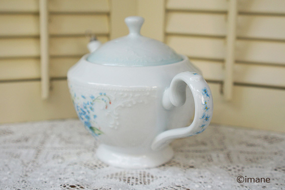 イマン クラリス 陶器 ポット（ティーストレーナー付き）【薔薇の雑貨