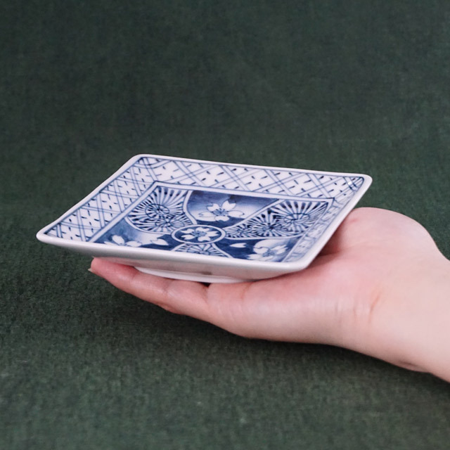 そうた窯｜染付桜祥瑞正角皿（小）