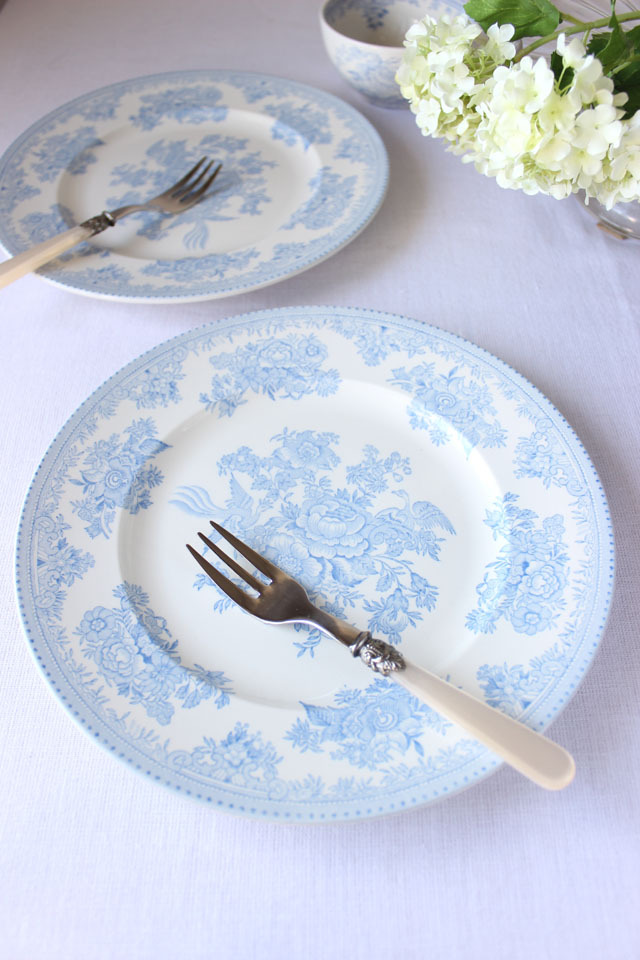 burleigh（バーレイ） ｜ブルー アジアティック フェザンツ プレート(中)