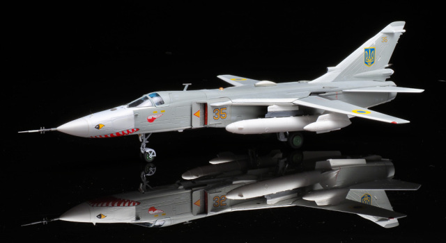 Calibre Wings(カリバ―ウイングス)1/72 (ダイキャスト製) SU-24MR