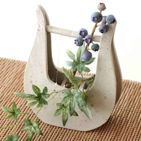 花瓶 陶器 一輪挿し 瀬戸焼 日本製 ハープ 竪琴 置物 オブジェ 花瓶