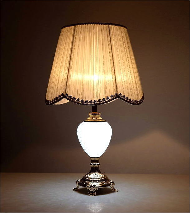 テーブルランプ アンティーク レトロ 布製 おしゃれ ガラス ベッド