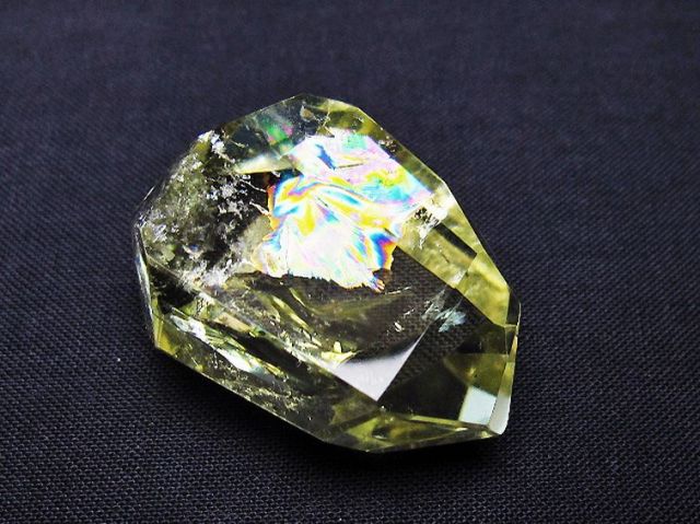 パワーストーン 天然石 虹入り黄水晶(シトリン)原石[T436-2994]