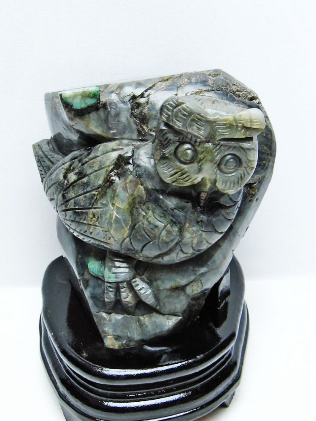 2.6Kgパワーストーン 天然石 エメラルド 手彫り フクロウ 置物[T583-1140]