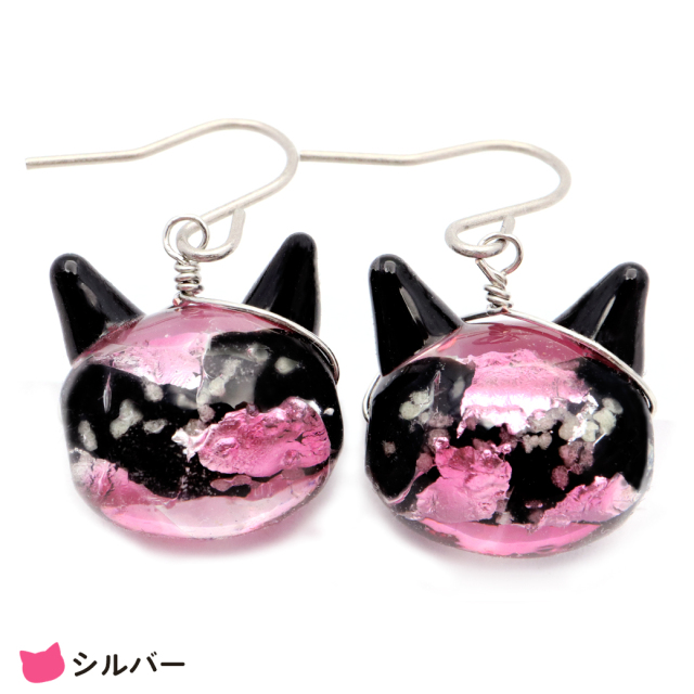 ホタルガラス ピアス 猫 光る ピンク 蓄光 かわいい フック レディース