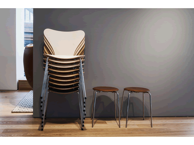 DOT STOOL ドットスツール FRITZ HANSEN フリッツ・ハンセン/Arne