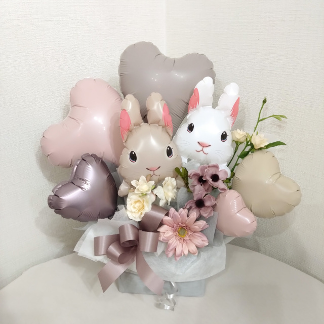 うさぎ2匹くすみピンク開店開業周年祝いバルーン うさぎ 縁起物 幸運