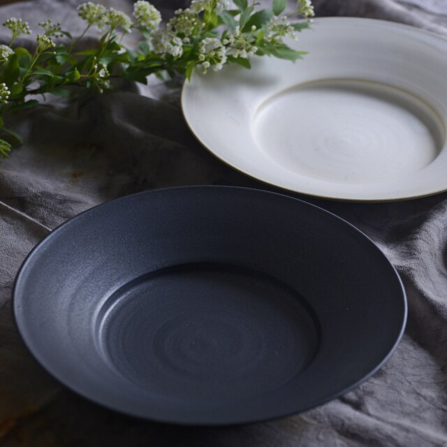 小野俊｜黒鉄釉蓋物（大）｜作家もの和食器通販通販 IVORY