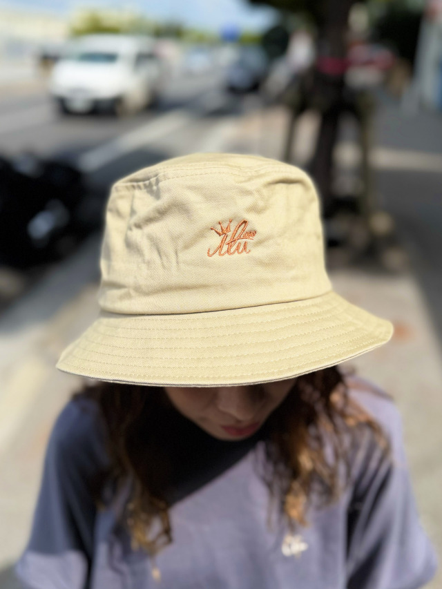 バケハ》639C アイルのロゴマークとokinawaの刺繍バケットハット
