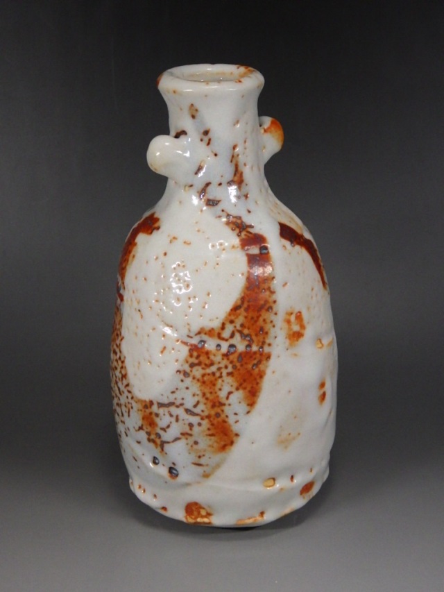 安藤日出武(美濃焼志野花入れ)