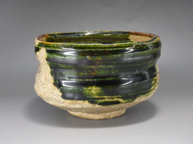 初代山口錠鐵（織部轡抹茶茶碗）