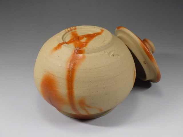 竹内靖之（備前焼緋襷蓋付小壺）